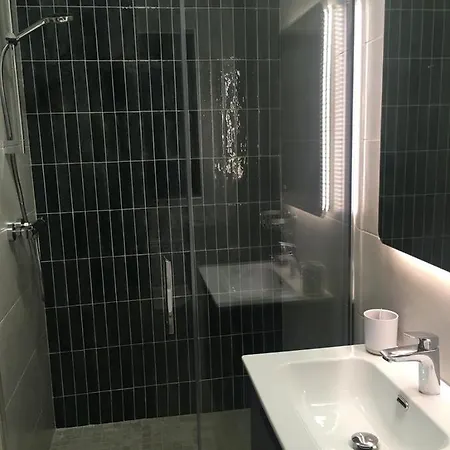 بيت للعطل The Plain View *