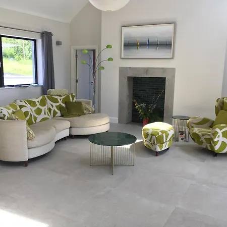 بيت للعطل The Plain View